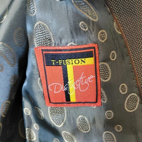 T Fusion Distinctive 3 Piece Suit 40R 32 Pants Miamik Jacket Blazer 3 Button
